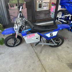 Electric Dirt Bike Razor