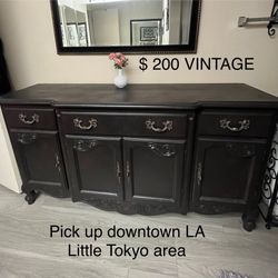 BEAUTIFUL VINTAGE WOOD CREDENZA 🪵 Sideboard-coffee Bar - Tv Stand -200$ Pick Up Downtown LA Little Tokyo