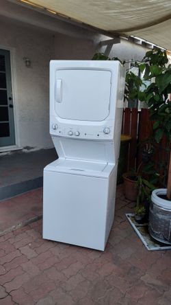 Stackable washer and gas dryer
