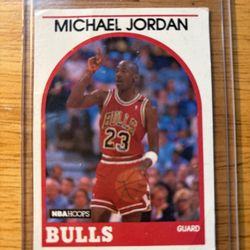 1989-90  MICHAEL JORDAN - Hoops Basketball Card # 200 CHICAGO BULLS first Hoops