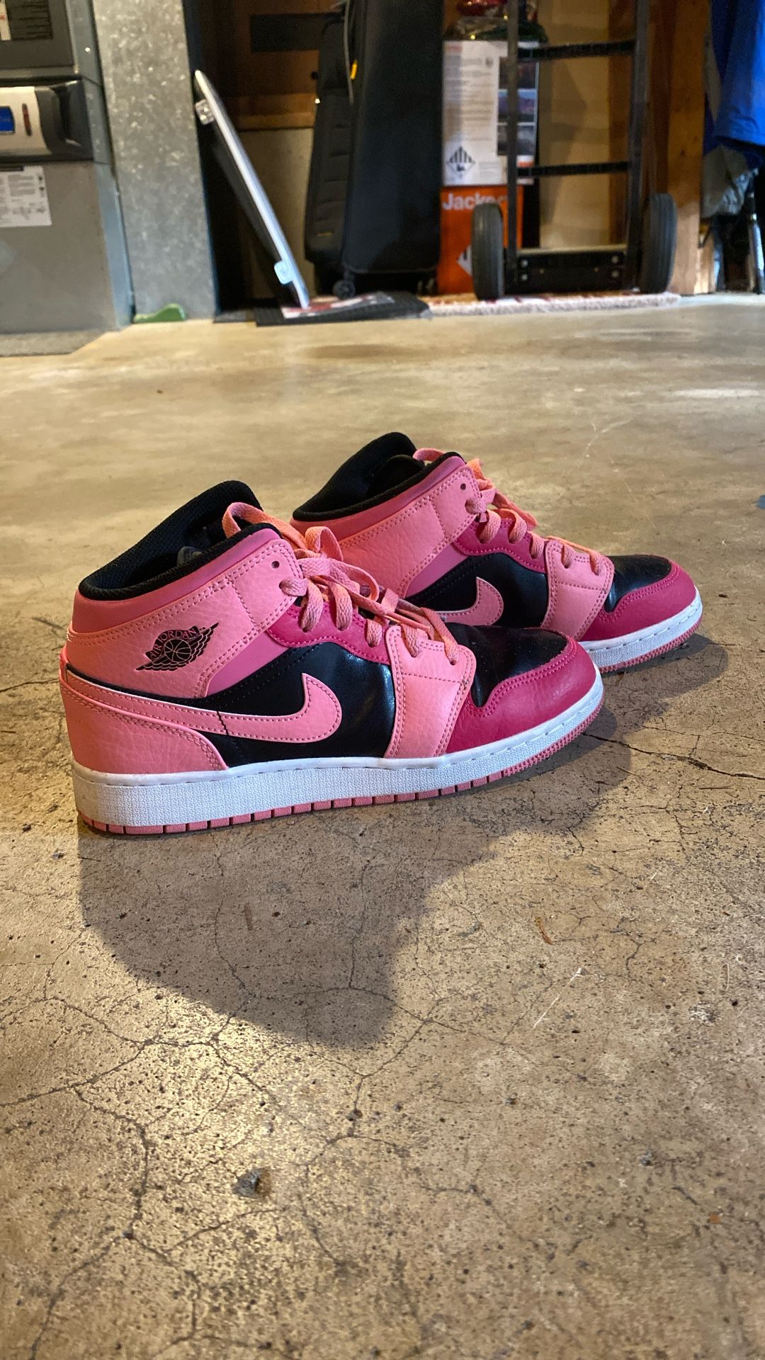 Pink Jordan 1 Mid