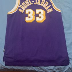 A Reebok Kareem Abdul Jabbar Jersey Size XL