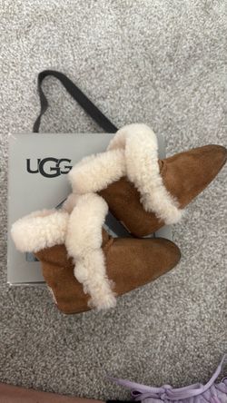 UGG Baby Booties Chestnut Suede Size S