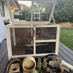 A Crate For Critters, 14 Accessories, Hay & Bedding