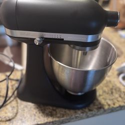 3.5 Quart Kitchen Aid Mixer