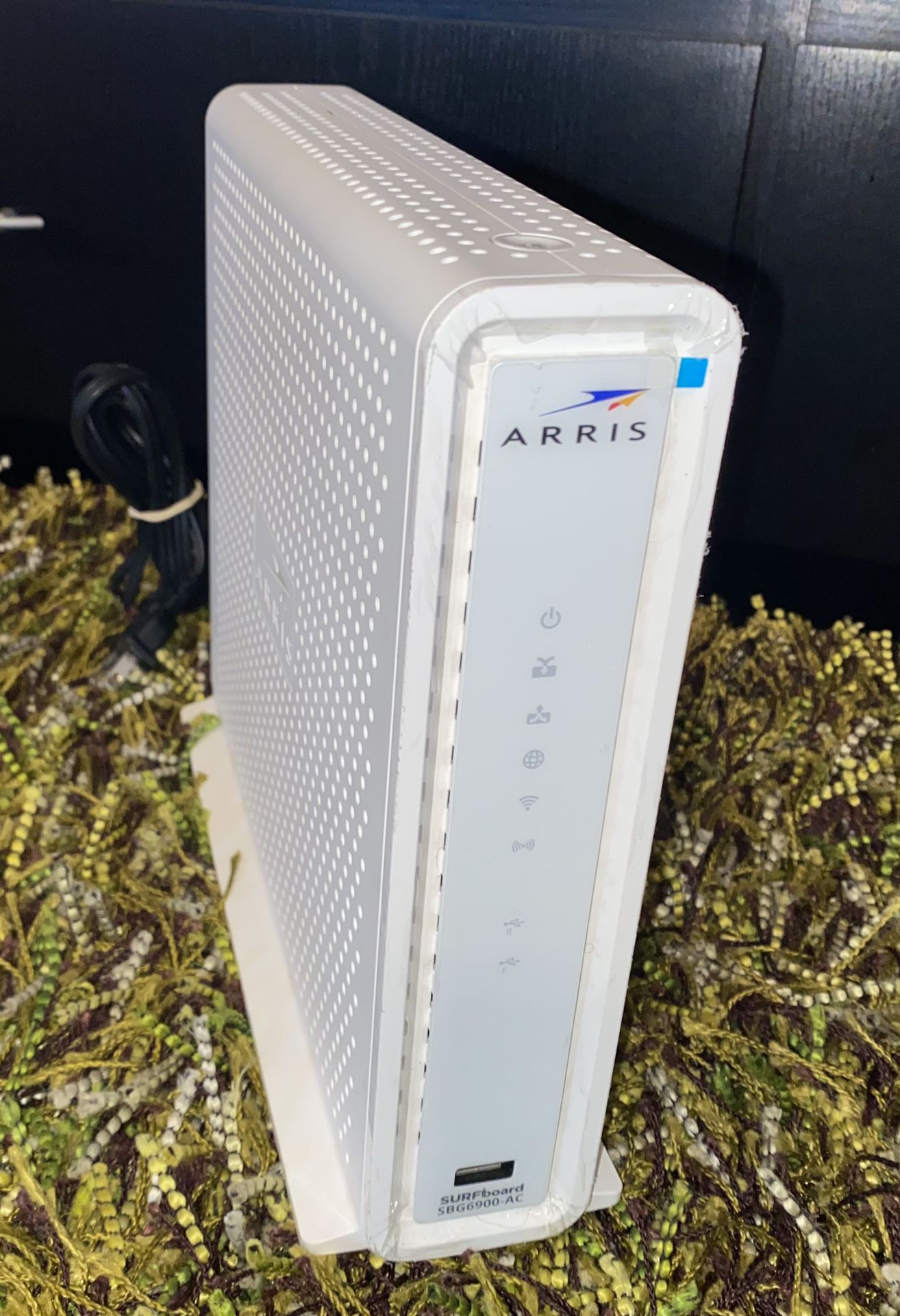 ARRIS SURFboard SBG6900-AC Modem/Wireless Router
