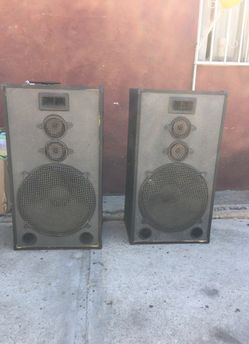 2 used speakers for sale