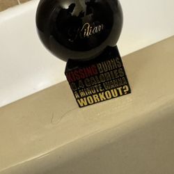 Kissing burn perfume