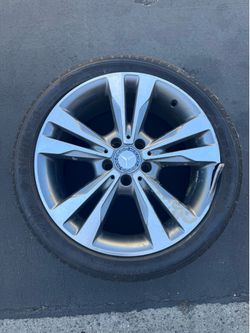 Mercedes rim and tire