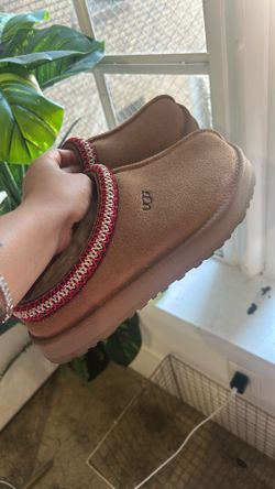 Ugg Tasman Size 6 Women