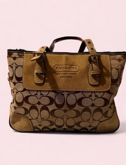 2000s Coach brown and beige handbag with repeating C logo pattern