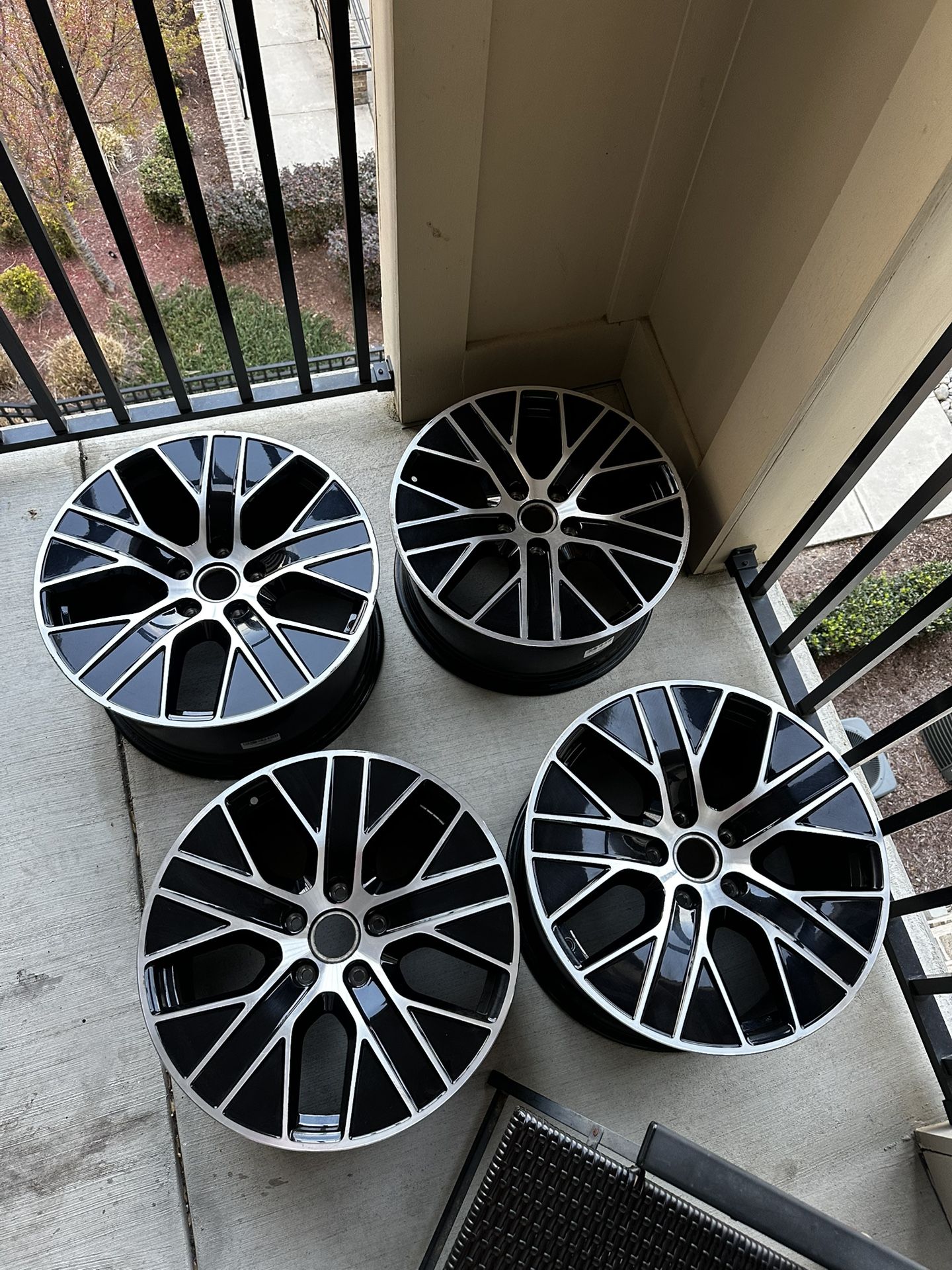 Porsche Taycan Wheels 20’