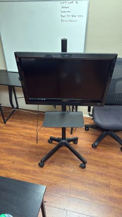 32 Inch TV with Rolling Stand