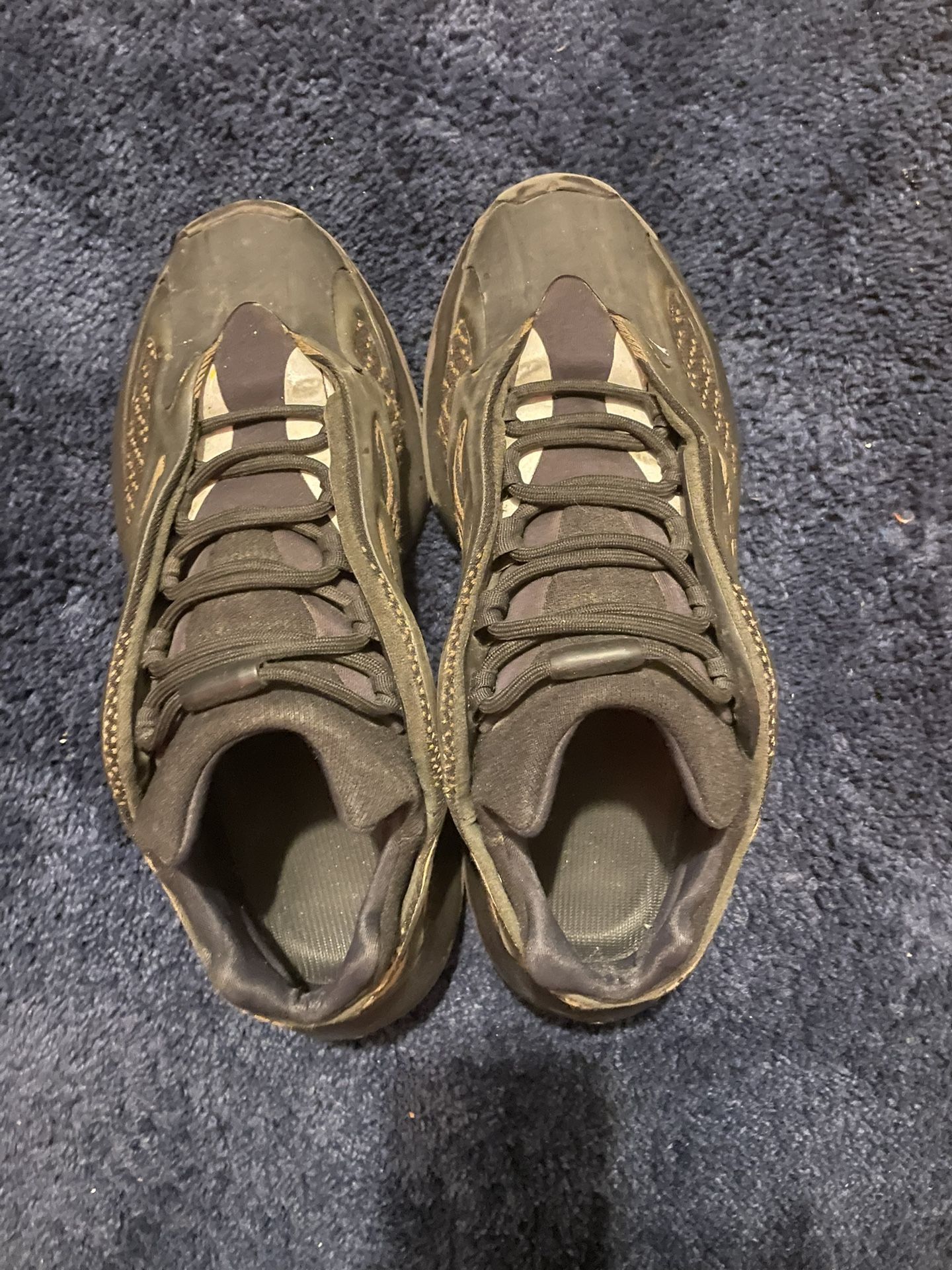Yeezy 700
