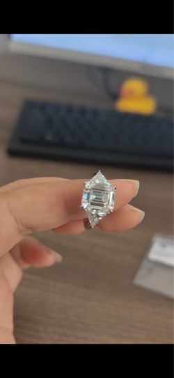 💍 New Size 7 S925 Moissanite Ring – Emerald Cut Statement Ring