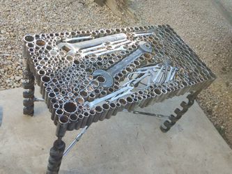 Art and tools table excelent