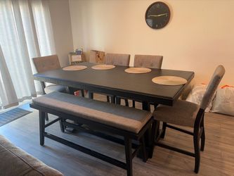 Hampton Dining Room Set- Seats 6-7