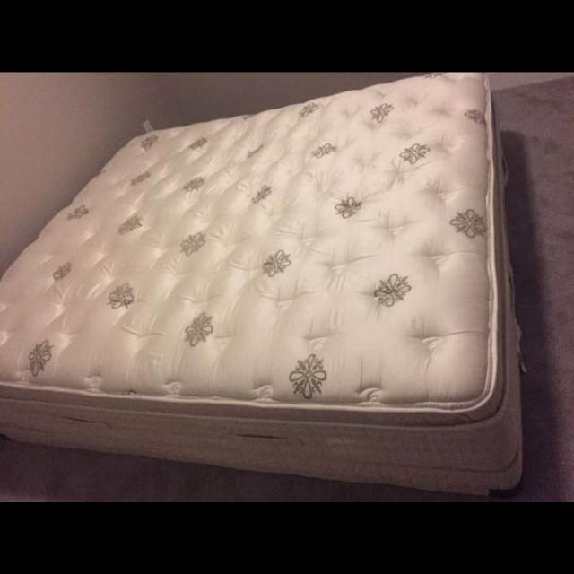 Highend Cal King Mattress Ready For New Home for Sale in Palm Desert