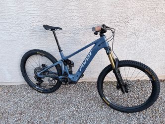 Pivot Shuttle AM