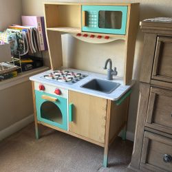 Kids Play Kitchen 