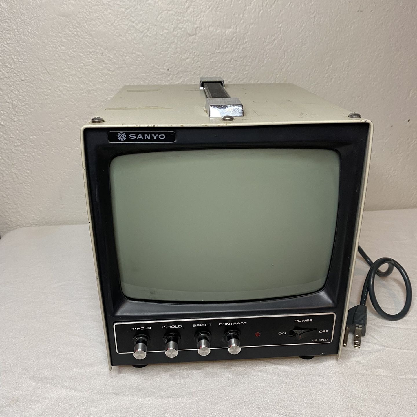 Sanyo VM-4209 Apple ii monitor **rare history ** for Sale in