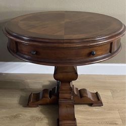 Stanley Furniture 35" Round Pedestal Table