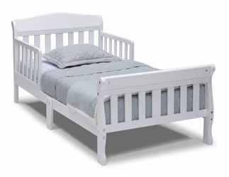 Toddler bed with mattress