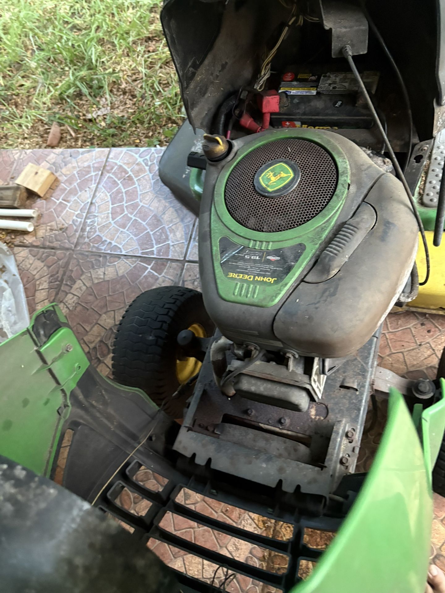 Jhon Deere Riding Lown Mover 