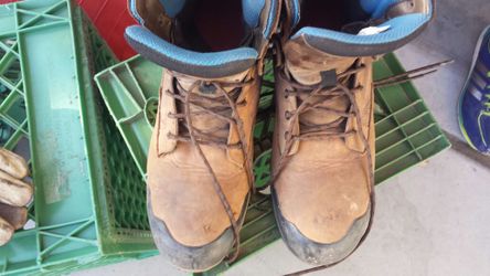 11 size Steel toe work boots