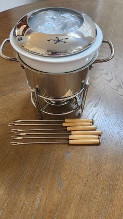 Wiliiams Sonoma  Fondue set