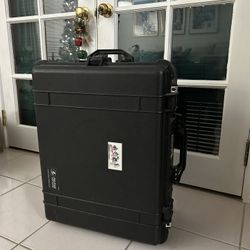 Pelican 1610 case for Photography, Video equipment and more.