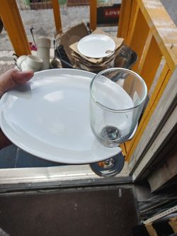 Libby white 8" china round plate with stemware hole