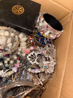 Jewelry/ crafts