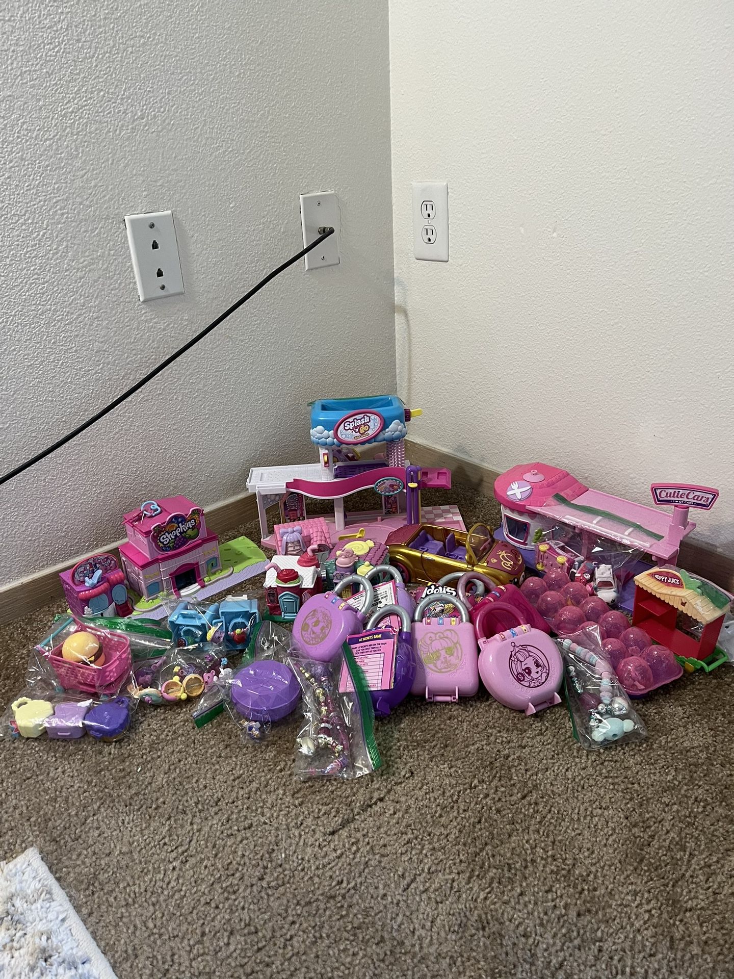 Shopkins hatchimals Lot