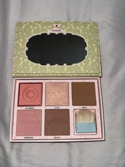 BENEFIT COSMETICS Cheekleaders Pink Squad Palette