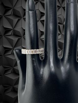 Eternity band in 14k yellow gold with diamond