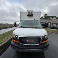 2023 GMC Savana Cutaway Refrigerado