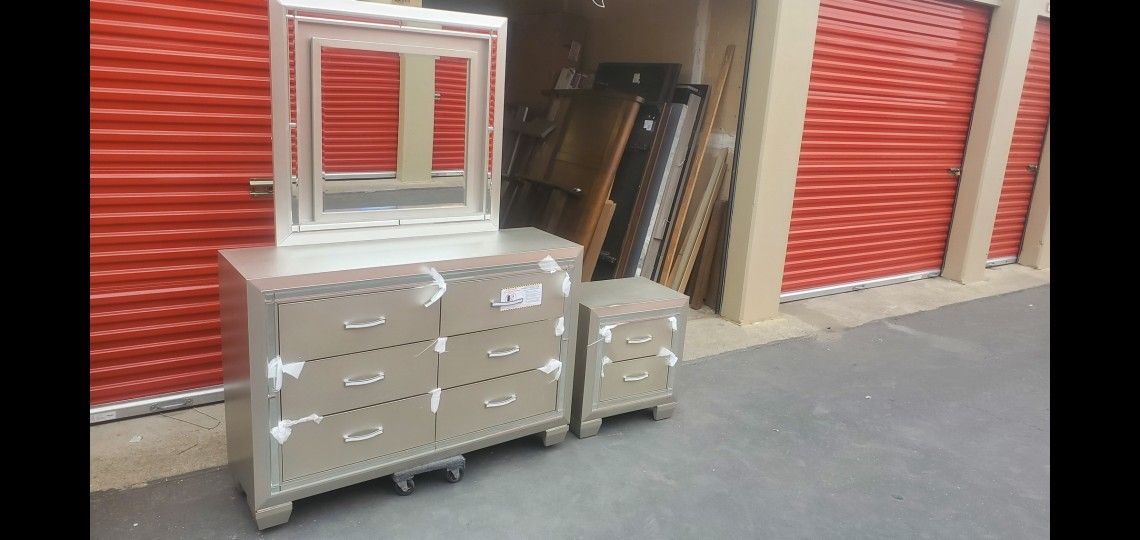 Dresser Set