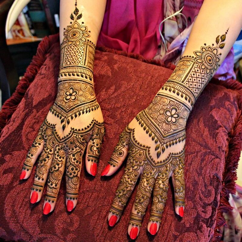 Henna tattooing