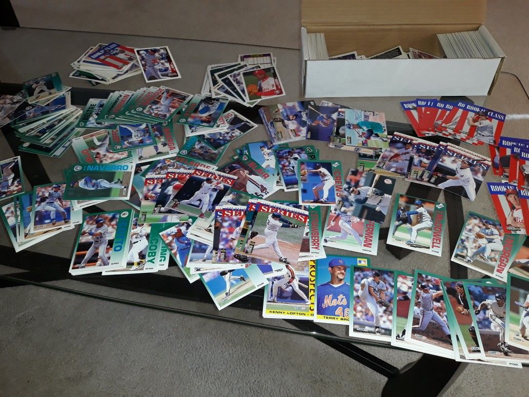 Lot4 baseball cards box