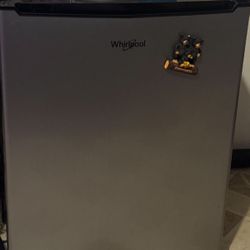 Whirlpool Mini Fridge 