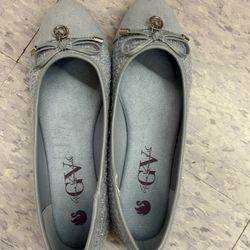 NWT Gloria Vanderbilt women flats shoes