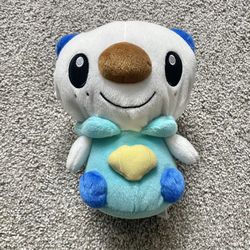 TOMY Pokémon Oshawott Reversible Plush Transforms To PokeBall Zip Toy