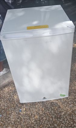 Mini fridge