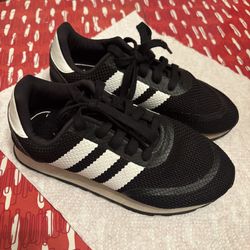 Kids Adidas size 1
