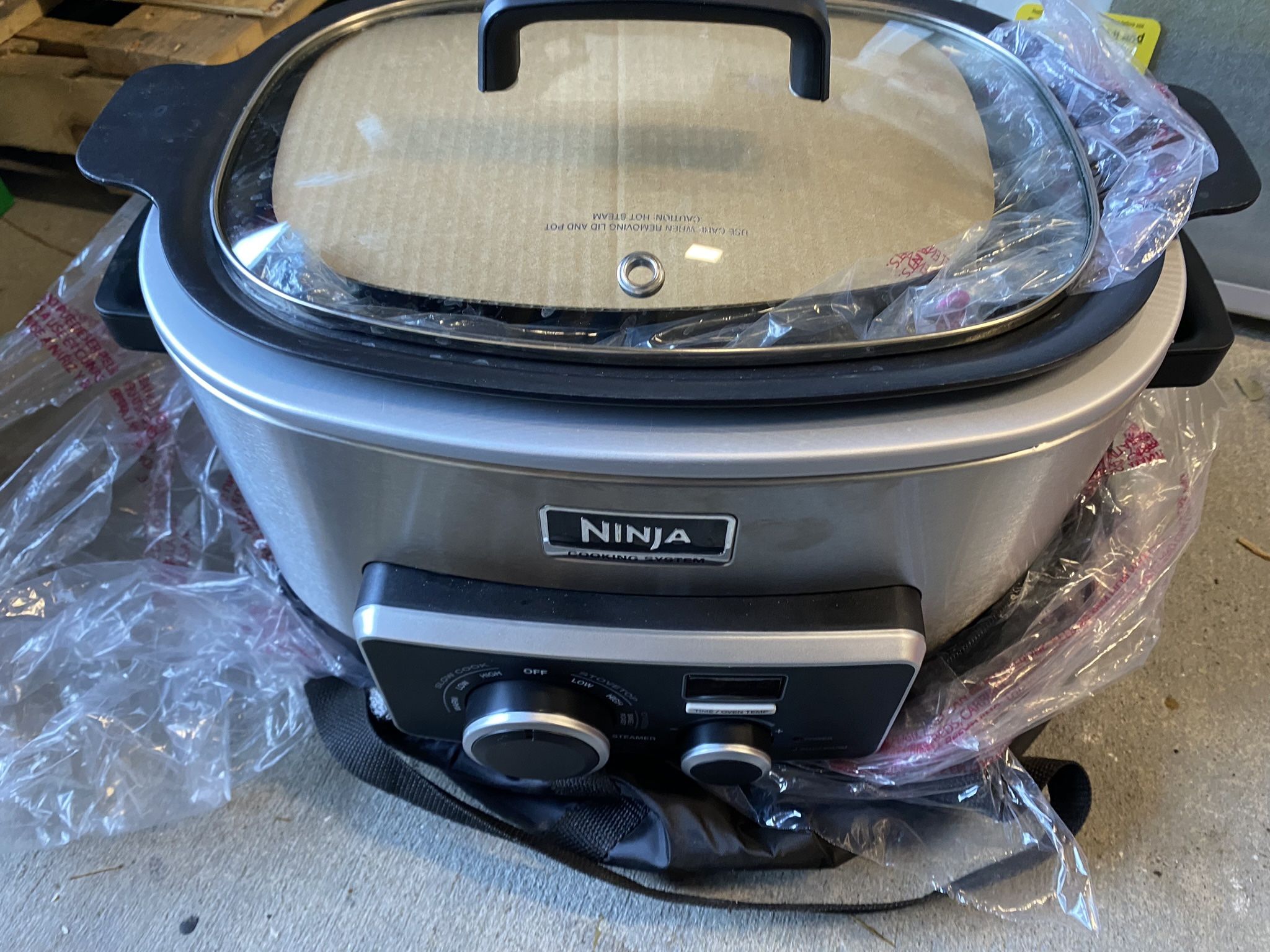 Misc Small Appliances Fryer Slow Cookers Blenders Etc $30each