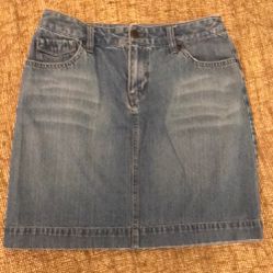Eddie Bauer Denim Skirt, Front & Back Pockets, Size 6
