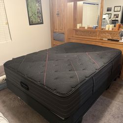 BEAUTYREST BLACK QUEEN