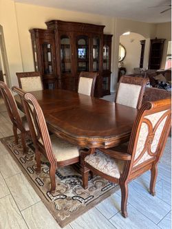 High end dining table