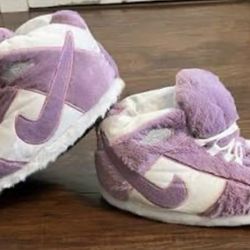 Nike Fluffy purple slippers